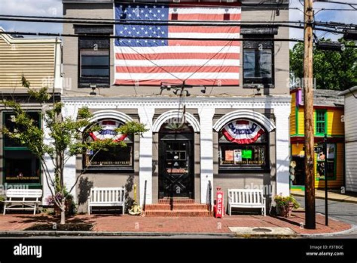 Carpenter Street Saloon: Your Guide to St. Michaels Dining & Fun