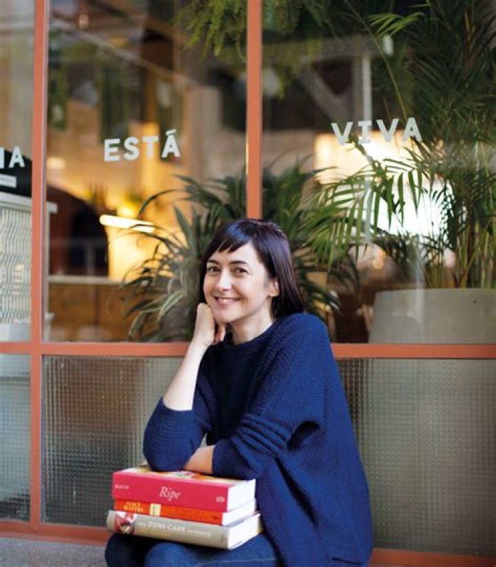 Discover Ximena Saenz: Rise to Fame & Online Presence