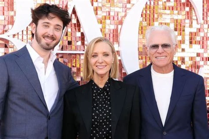 Julian Murray Stern: Age, Career & Everything to Know About Lisa Kudrow's Son