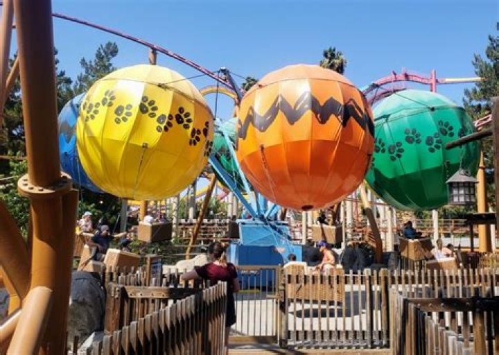 Knott's Berry Farm: Deals, Tips & Family Fun!